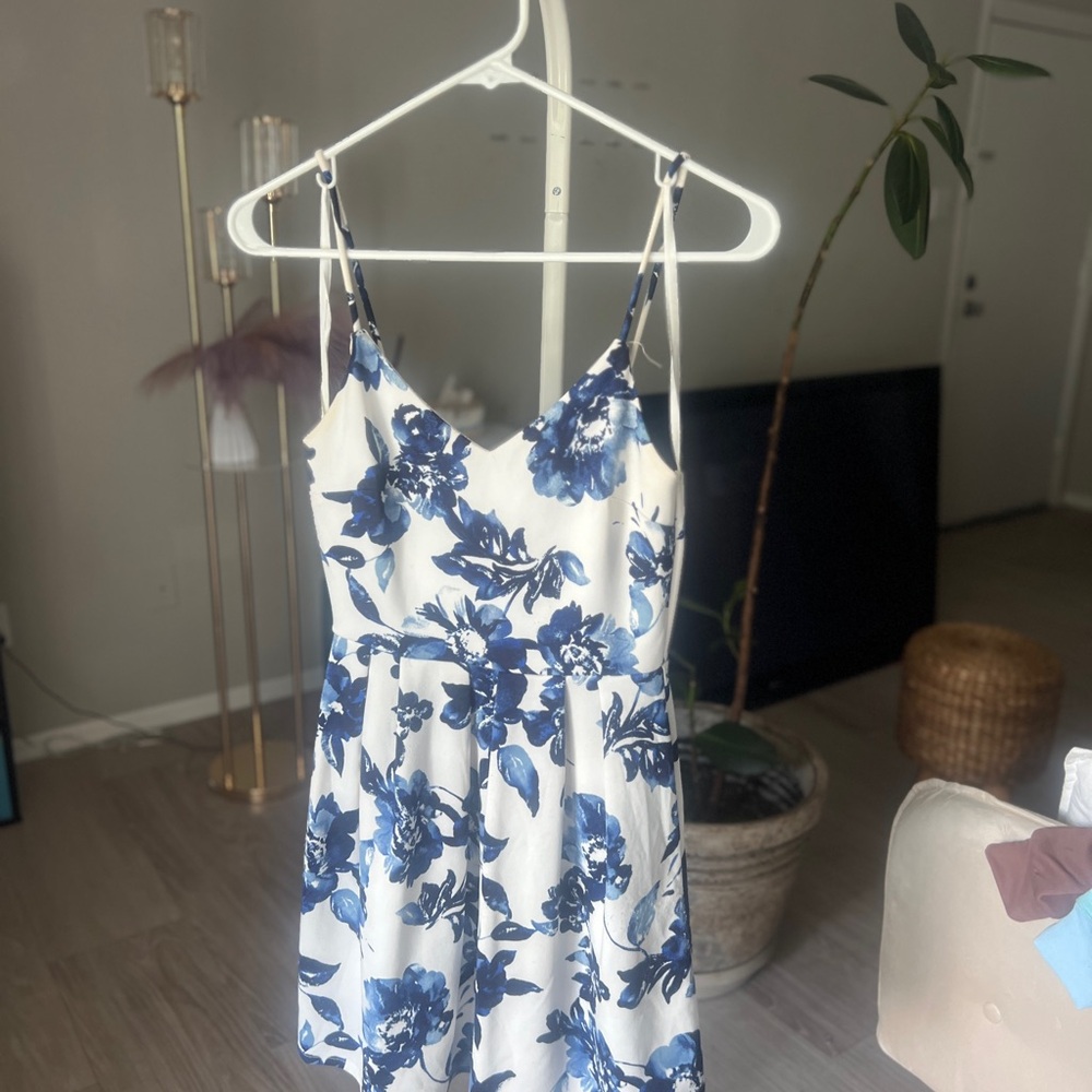 🌸 Blue & White Floral Sundress – Effortless Charm